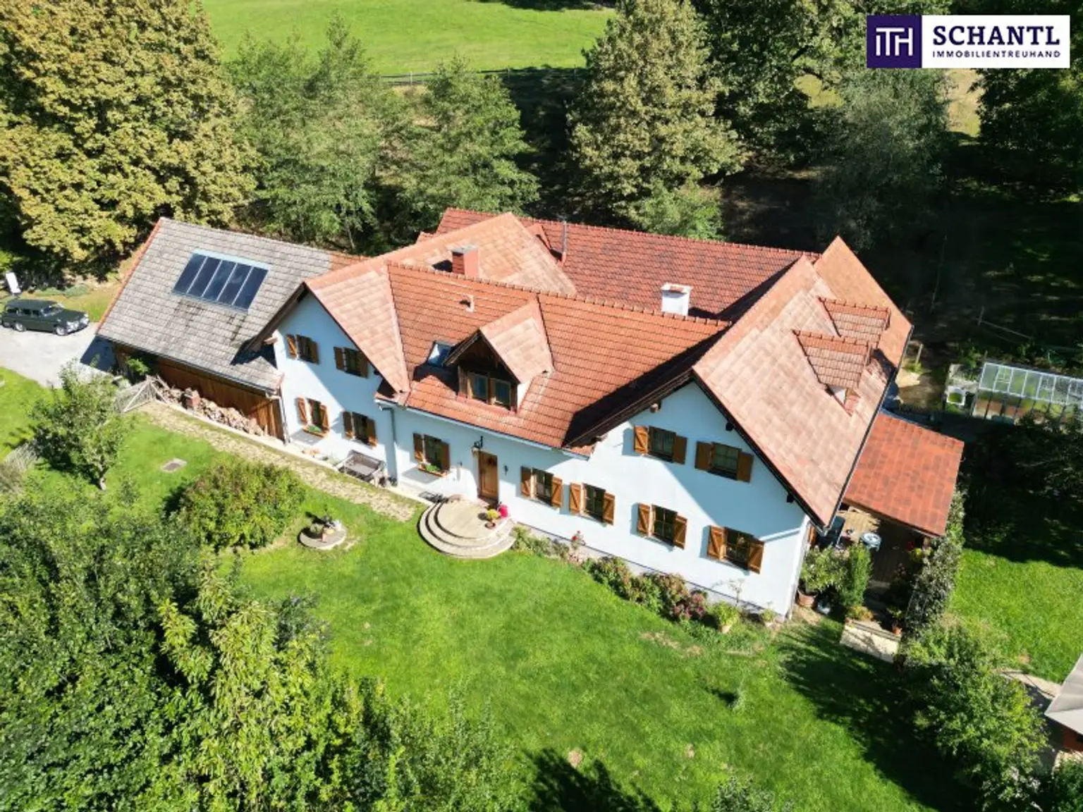 SENSATIONELLES JUWEL! Exklusiver Vierkanthof im Thermenland Steiermark – Wohnen, Reiten & Leben mit Pool und Natur!