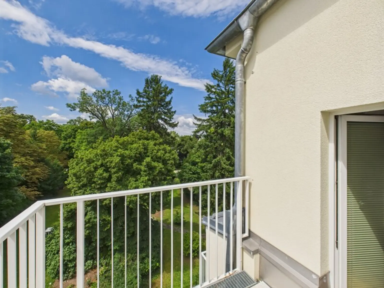 Dachgeschoss-Traum in 1130 Wien: 150 m², 2 Dachterrassen – ab € 2.909,--Kreditrate/ Monat