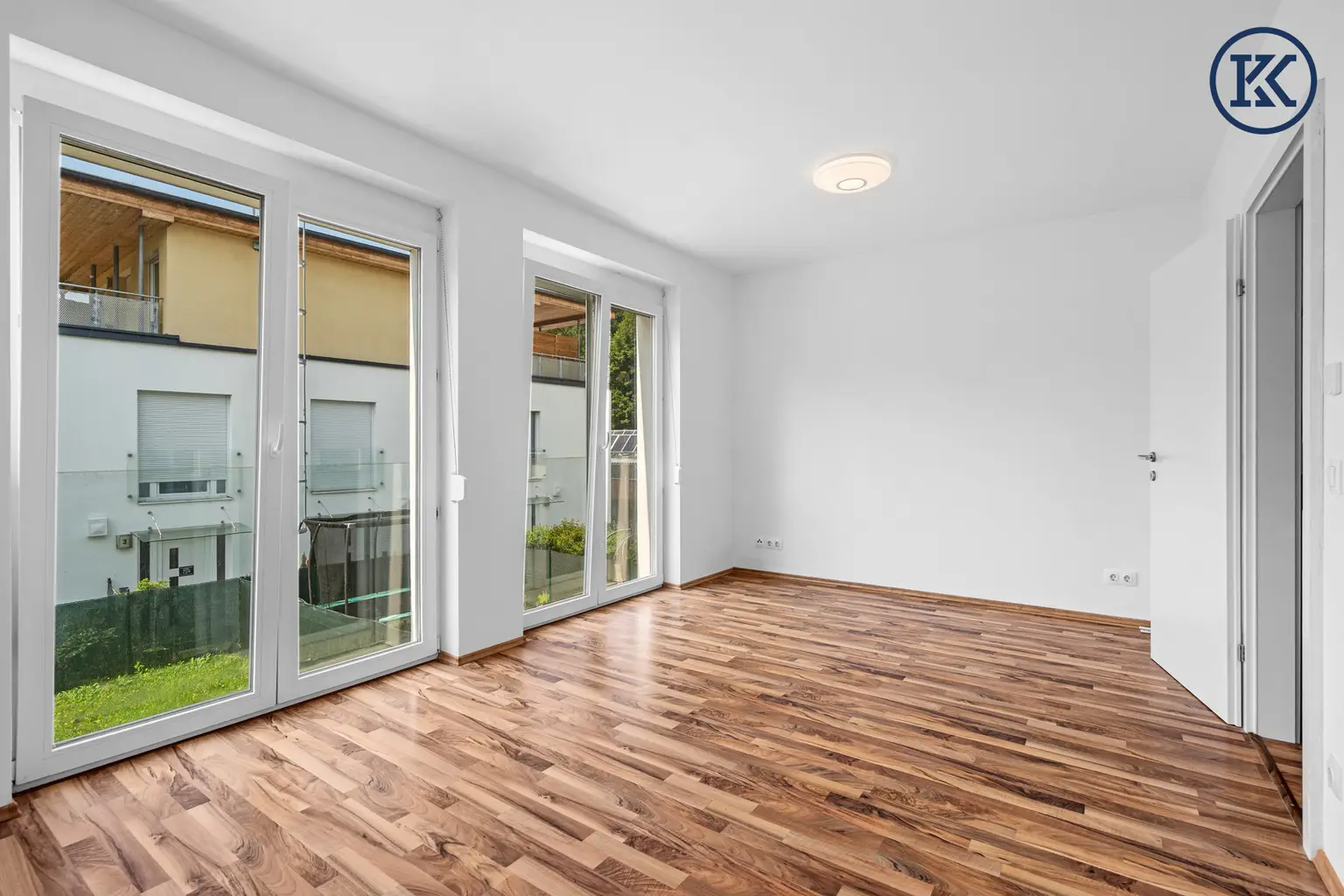 Zuhause im Grünen – Lichtdurchflutete Wohnung mit Dachterrasse & Gartenoase