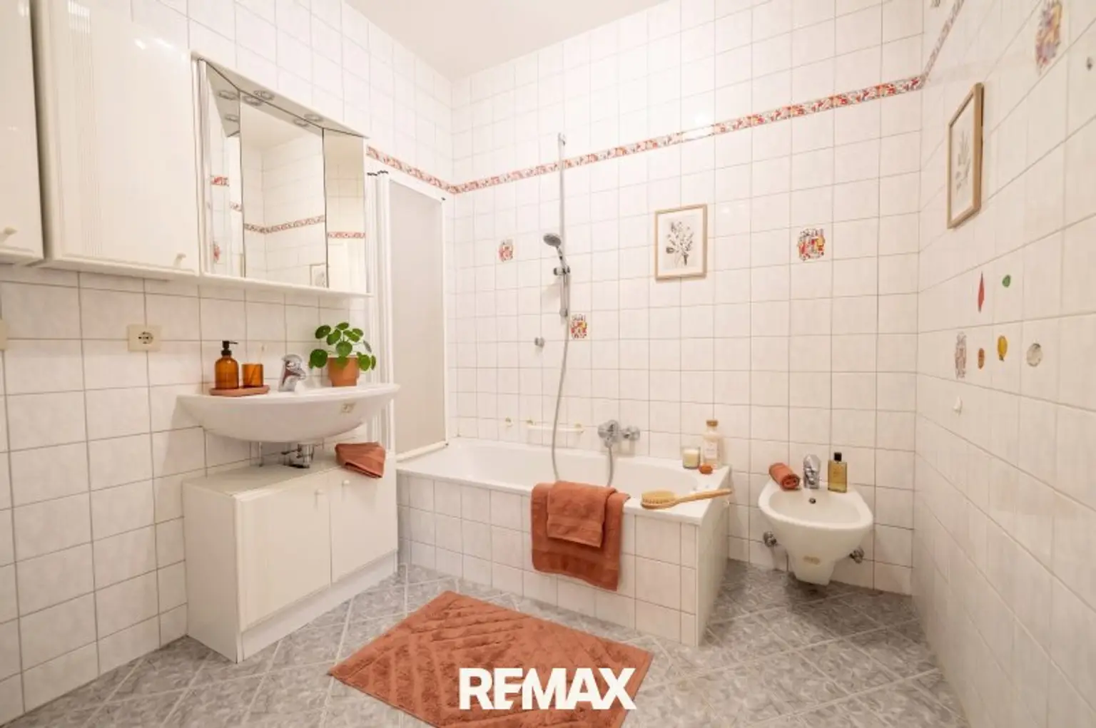 Badezimmer KI bearbeitet
