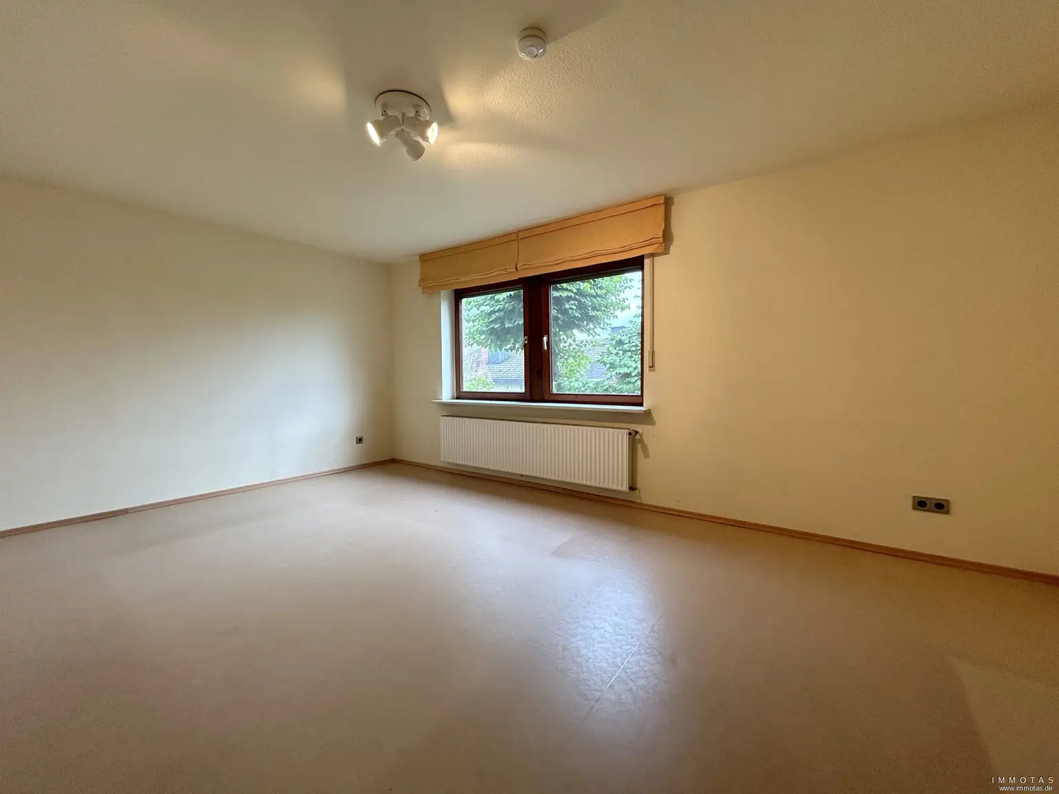 Zimmer 1 KG