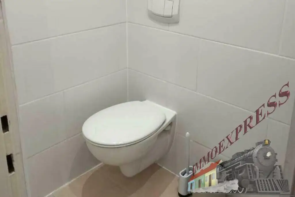 3-Zimmer-Wohnung in zentraler Lage – ideal für  WG   70 m² | 2. Stock  mit Lift