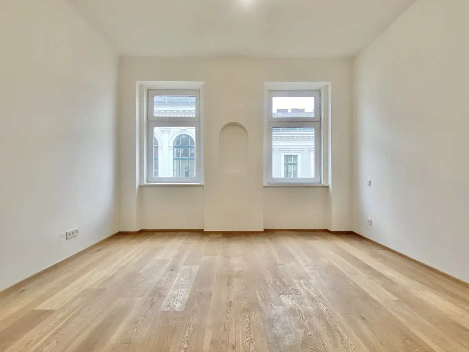 Erstbezug nach Sanierung I U4 gleich ums Eck I Außenfläche I Lufwärmepumpe & Fußbodenheizung