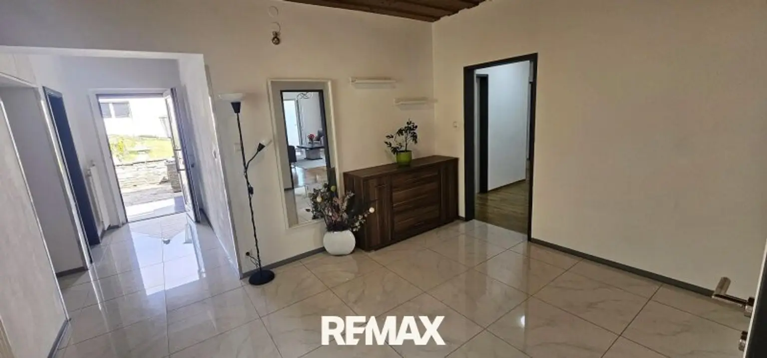 Eingang mit Diele 1. Ansicht 13,1m²