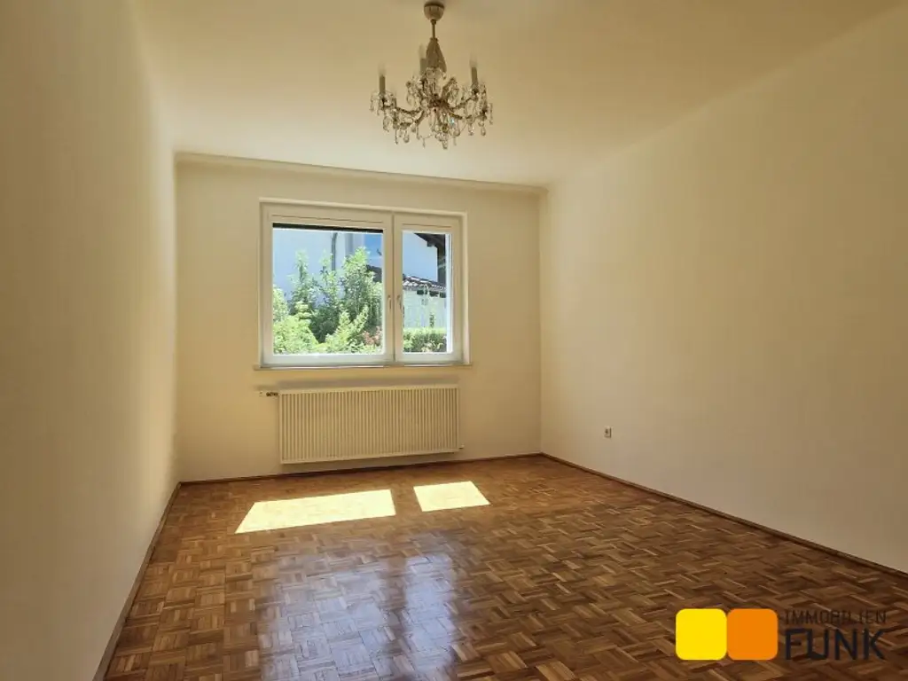 Großzügiges Haus mit Traumgarten