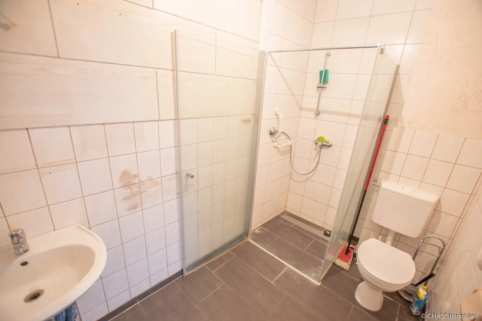 Badezimmer Erdgeschoss Rechts