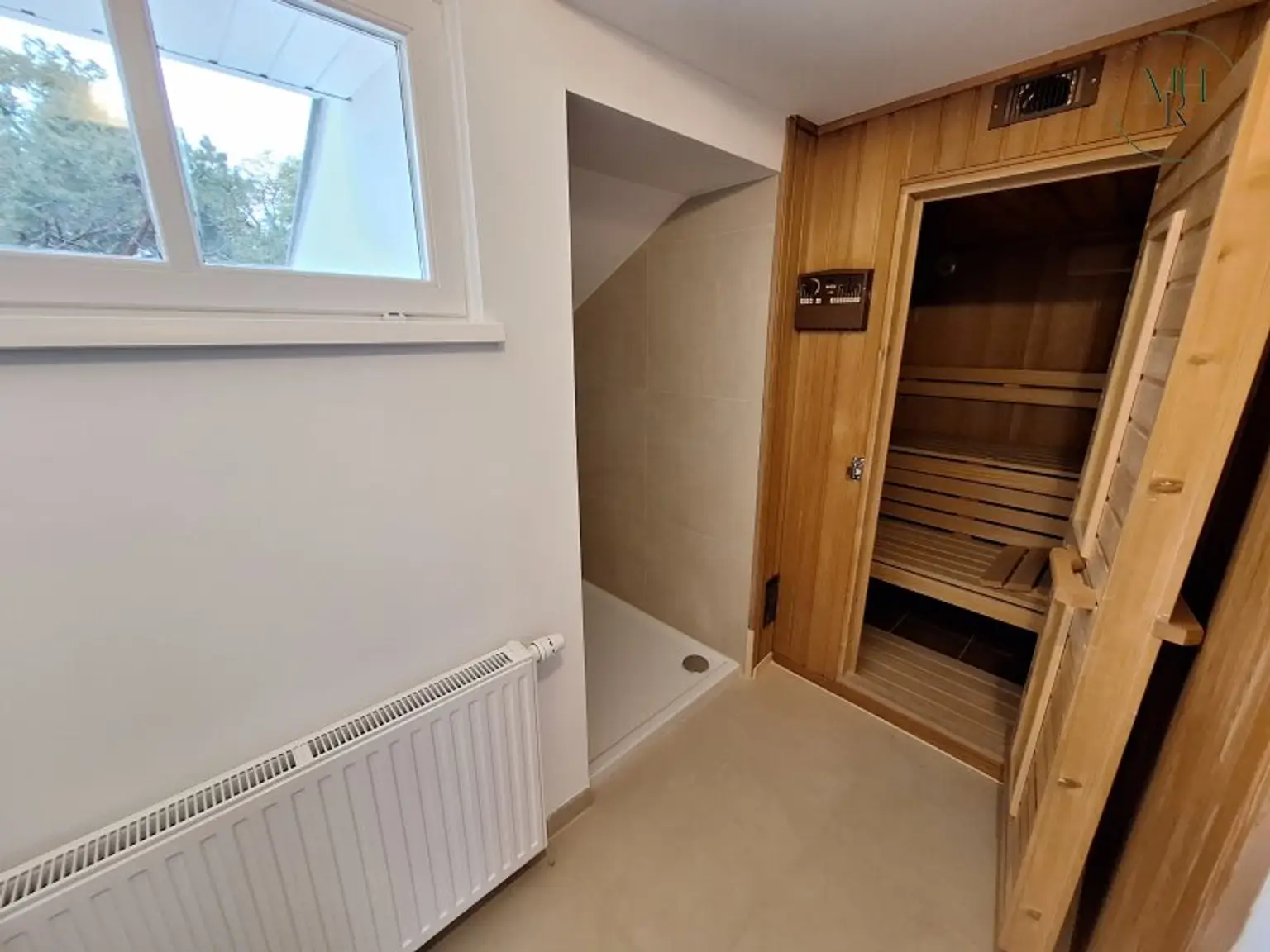Exklusiv Wohnen in Toplage Währings - hochwertig sanierte Penthousemaisonette mit Grünblick und Garten