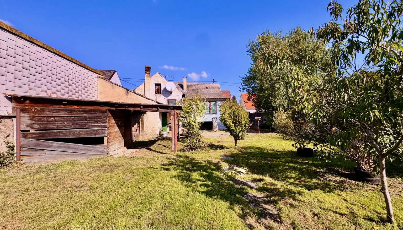 Kleines Haus zum Sanieren
