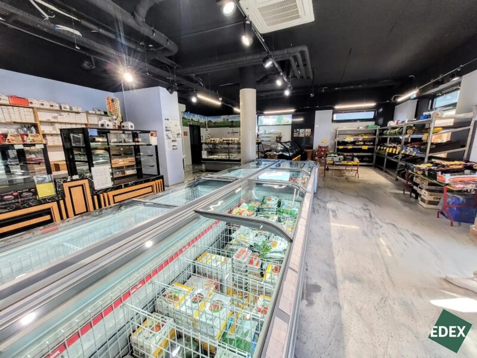 Moderne Gewerbefläche mit hoher Sichtbarkeit und flexibler Nutzung