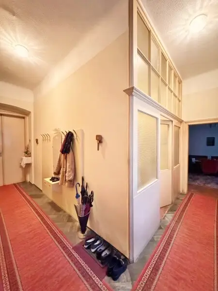 ++NEU++ Wohnungspaket! Seltene Gelegenheit: ZWEI nebeneinanderliegende Stilaltbauwohnungen nahe Park – unbefristet vermietet!  Prächtige Liegenschaft beim Ebner-Eschenbach-Park!