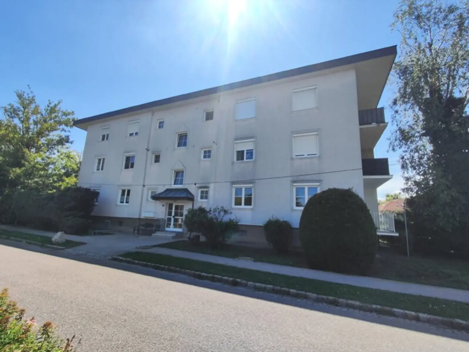 Traumhafte, frisch renovierte Eigentumswohnung mit 2 Balkonen in Siegendorf – Ihr neues Zuhause!