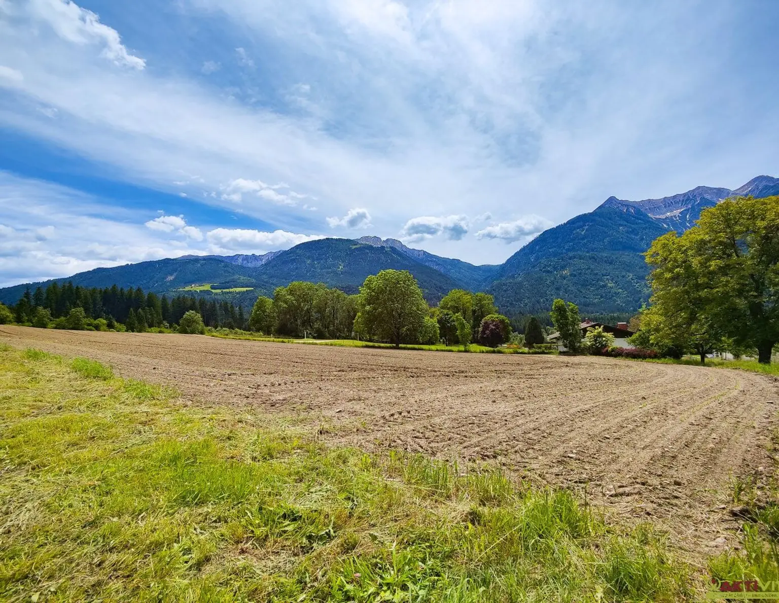 Großes Baugrundstück mit Grünblick in Berg im Drautal. - Zwei Parzellen, teilbar und Doppelhaus möglich.