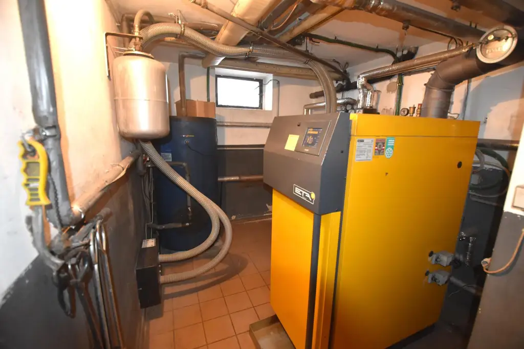 Mehrfamilienhaus mit viel Potenzial und Bauland-Agrar Widmung!