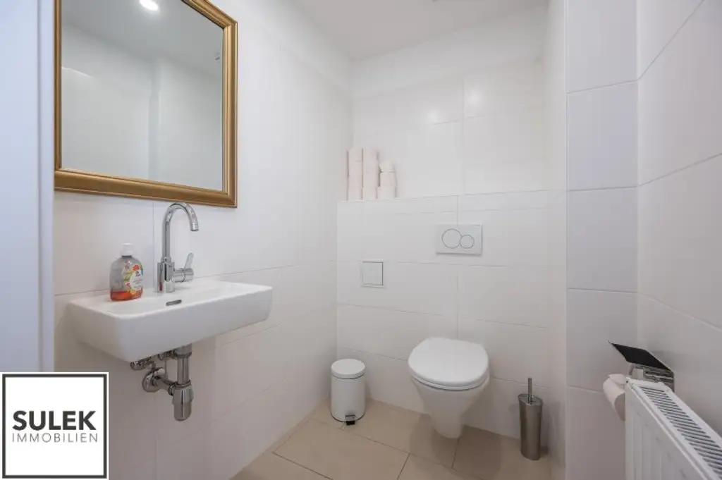 voll möblierte 2 Zimmer DG-Wohnung in Bestlage // Nähe Graben - Stephansdom