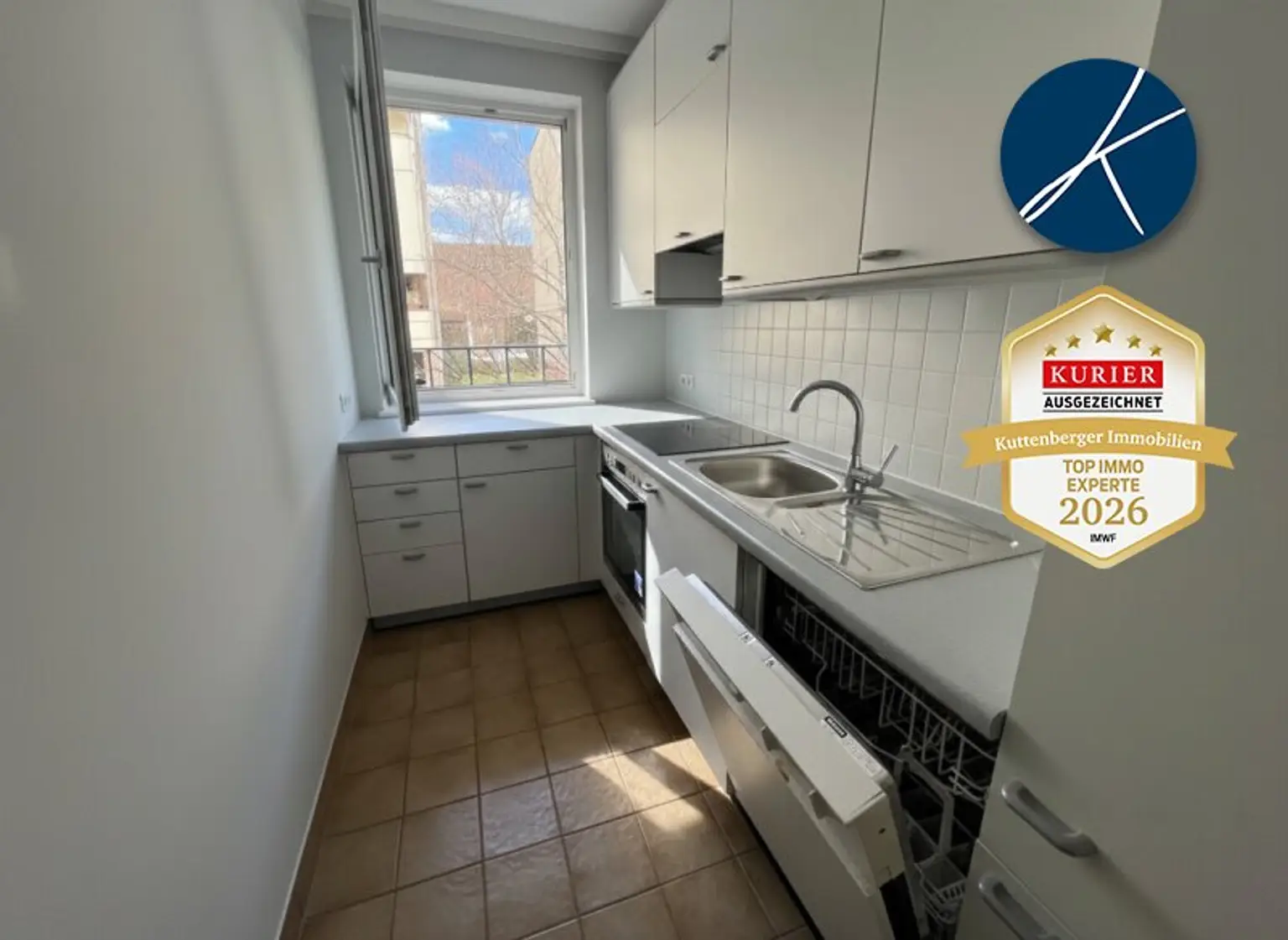 Küche mit allen Geräten