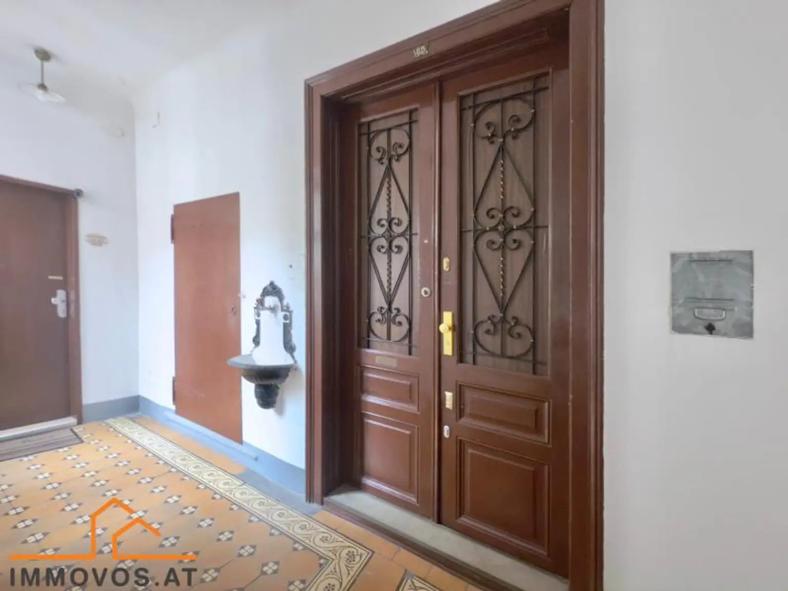 ECK-ALTBAUWOHNUNG sanierungsbedürftig