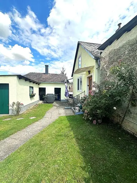 Idylle trifft Stadtnähe – Ihr Eigenheim im Weinviertel 81m² Wohnfläche mit Ausbaupotential und 270m² Grundstück