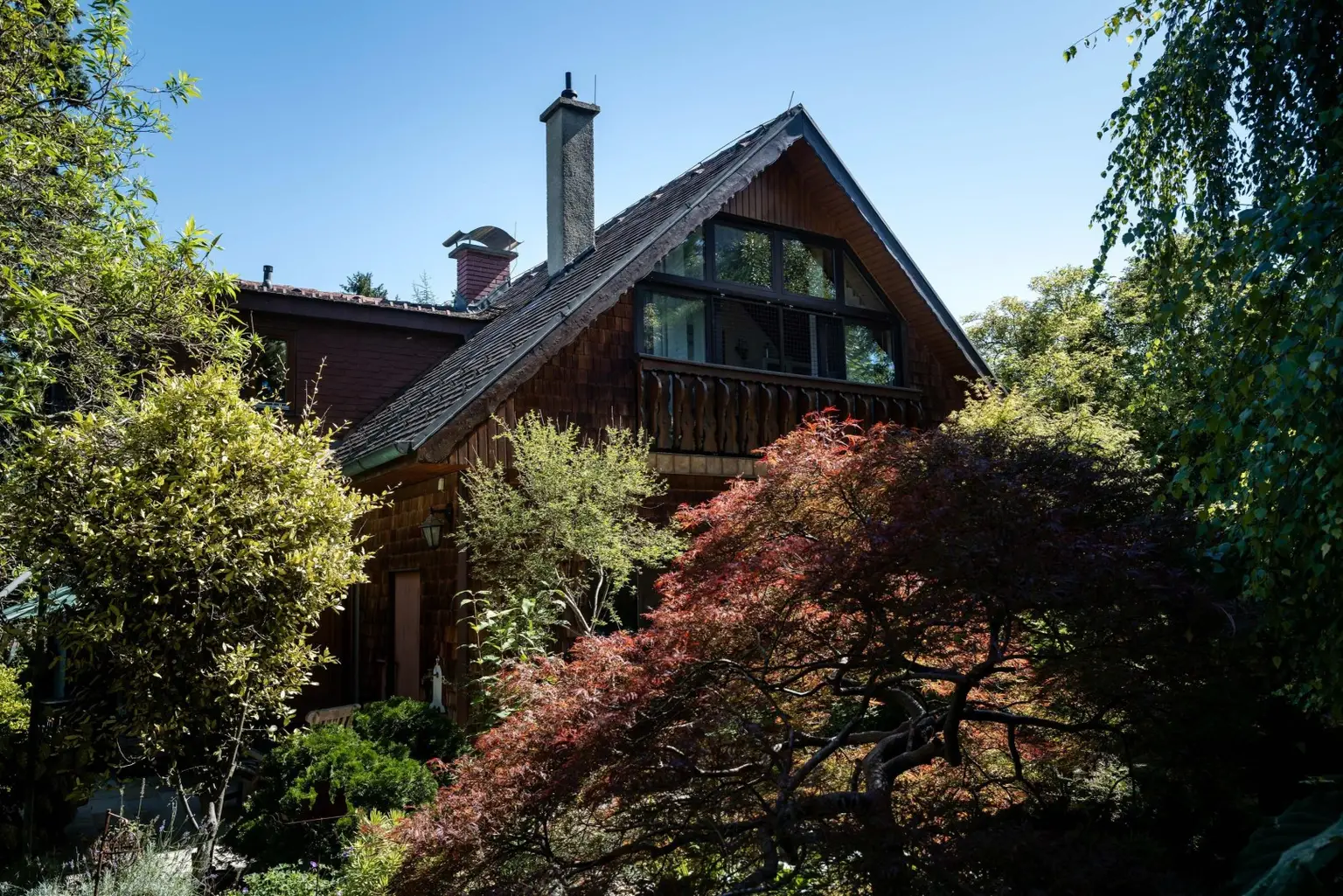 1. Landhausidylle mit parkähnlichem Garten und Poo