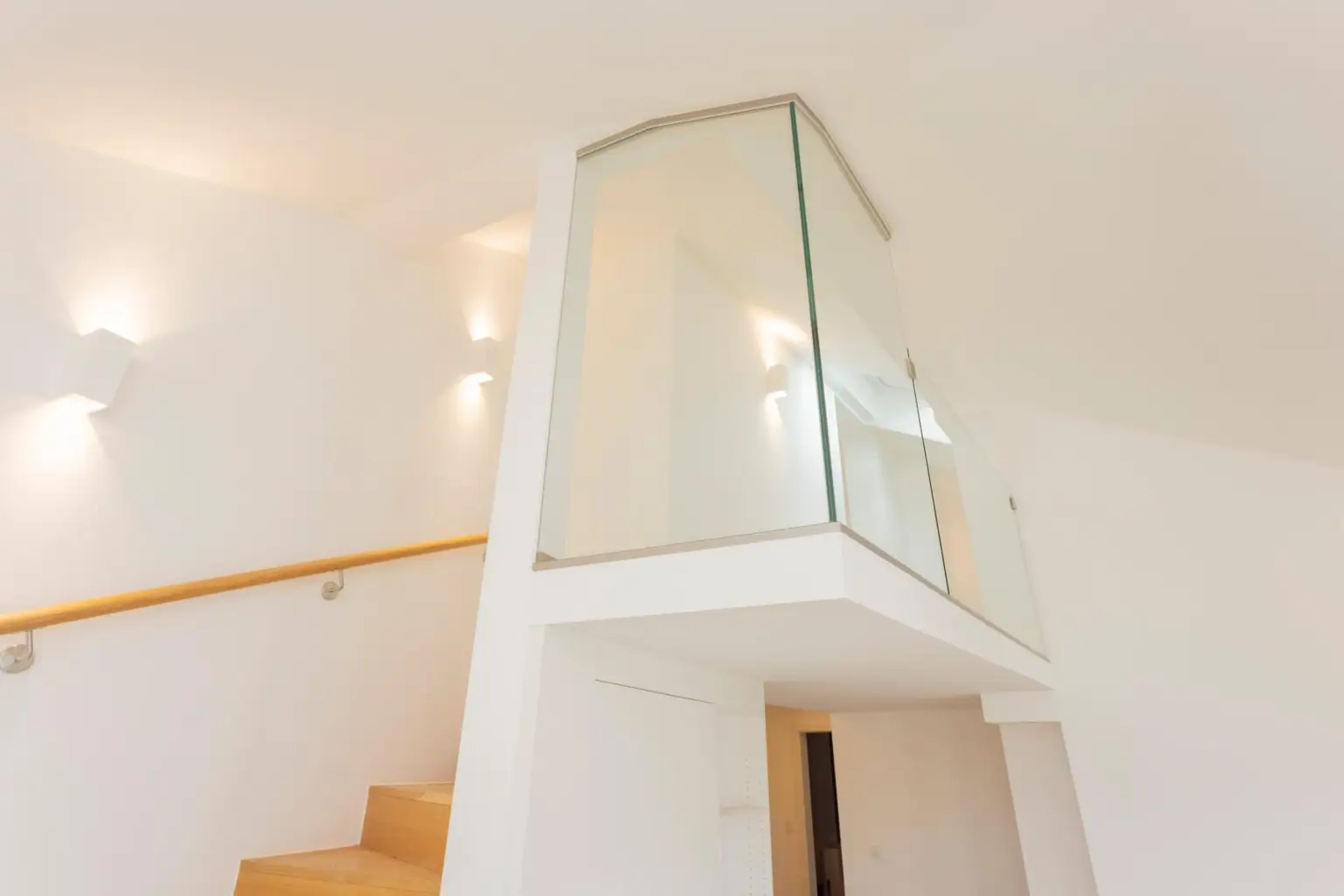 Exklusive Dachgeschoss-Maisonette mit 360° Wienblick und drei Terrassen - 1100 Wien