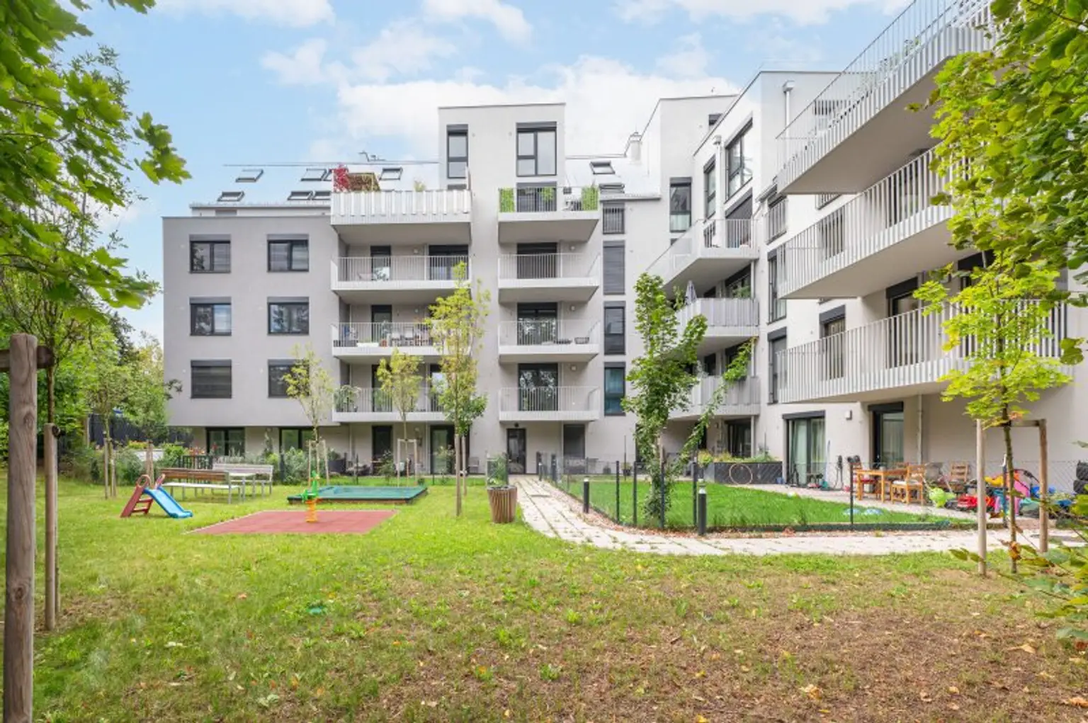 Erstbezug ab November! Grandiose 4-Zimmer-Terrassenwohnung inkl. Parkplatz in Hietzing zu vermieten!