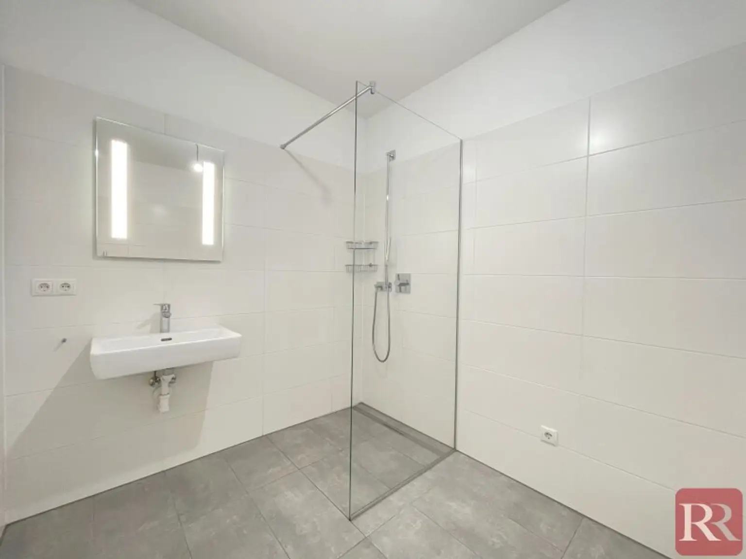 Moderne Wohnung, 3 Zimmer, großer Garten