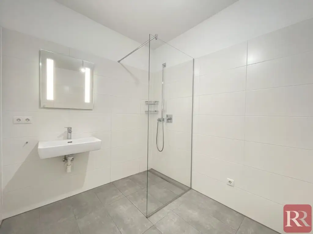 Moderne Wohnung, 3 Zimmer, großer Garten