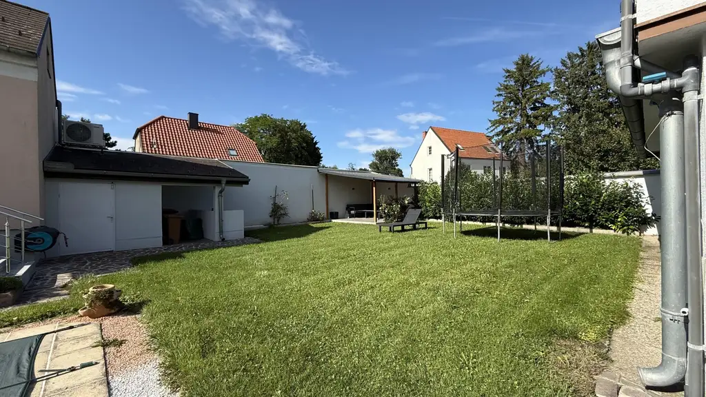 Wohfühl-Eldorado für die ganze Familie!! Zentral gelegen und trotzdem ruhig!!