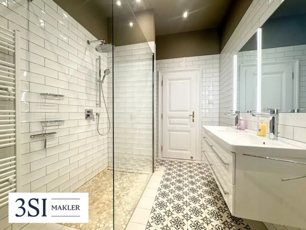 Rarität im Servitenviertel – Stilvolle 3-Zimmer-Altbauwohnung mit Charme