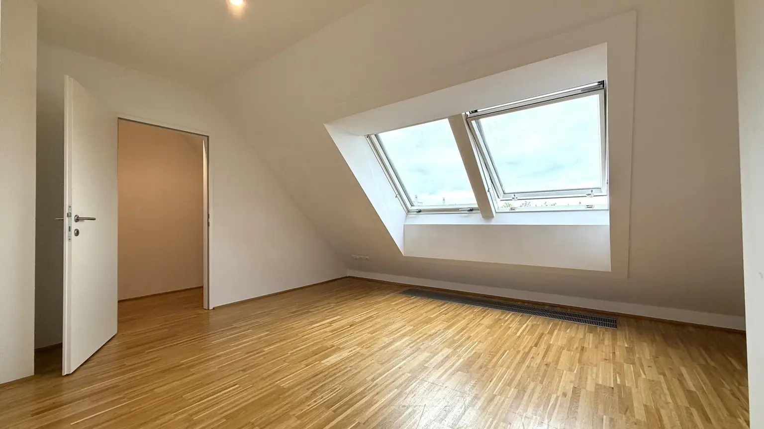 4-Zimmer-Neubauwohnung im 2. Dachgeschoß!  21,32m² Terrassenfläche mit Abendsonne!!