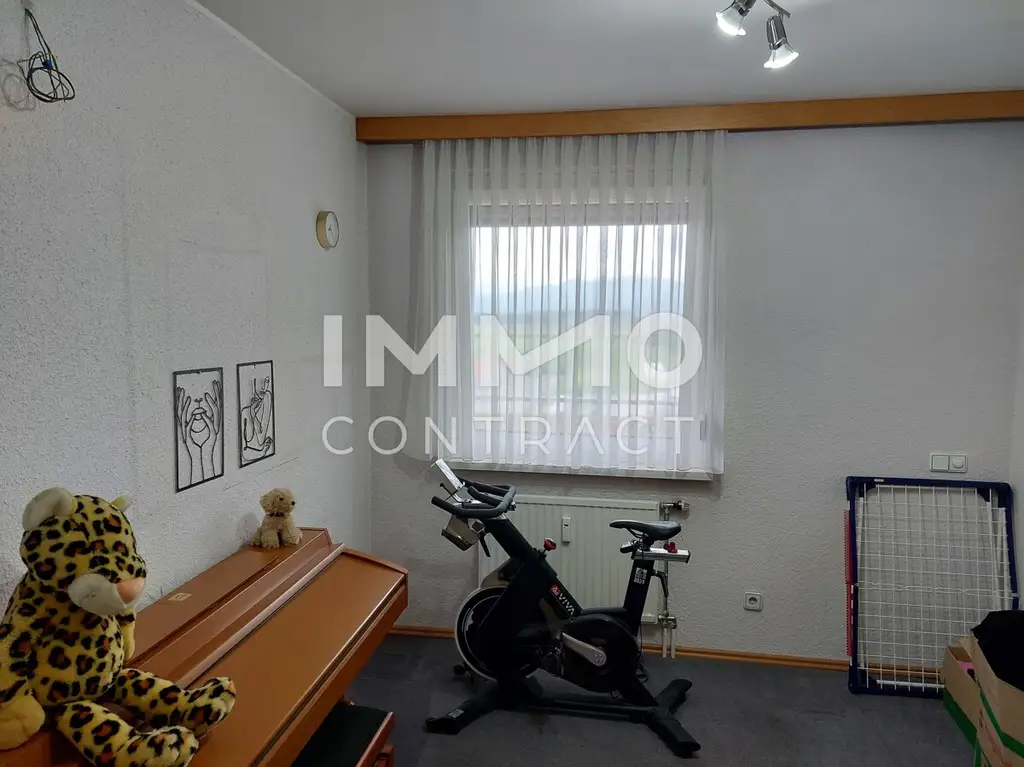 BESONDERS SCHÖNE 3 ZIMMERWOHNUNG MIT GROSSER LOGGIA UND MIT  EXKLUSIVER AUSSTATTUNG