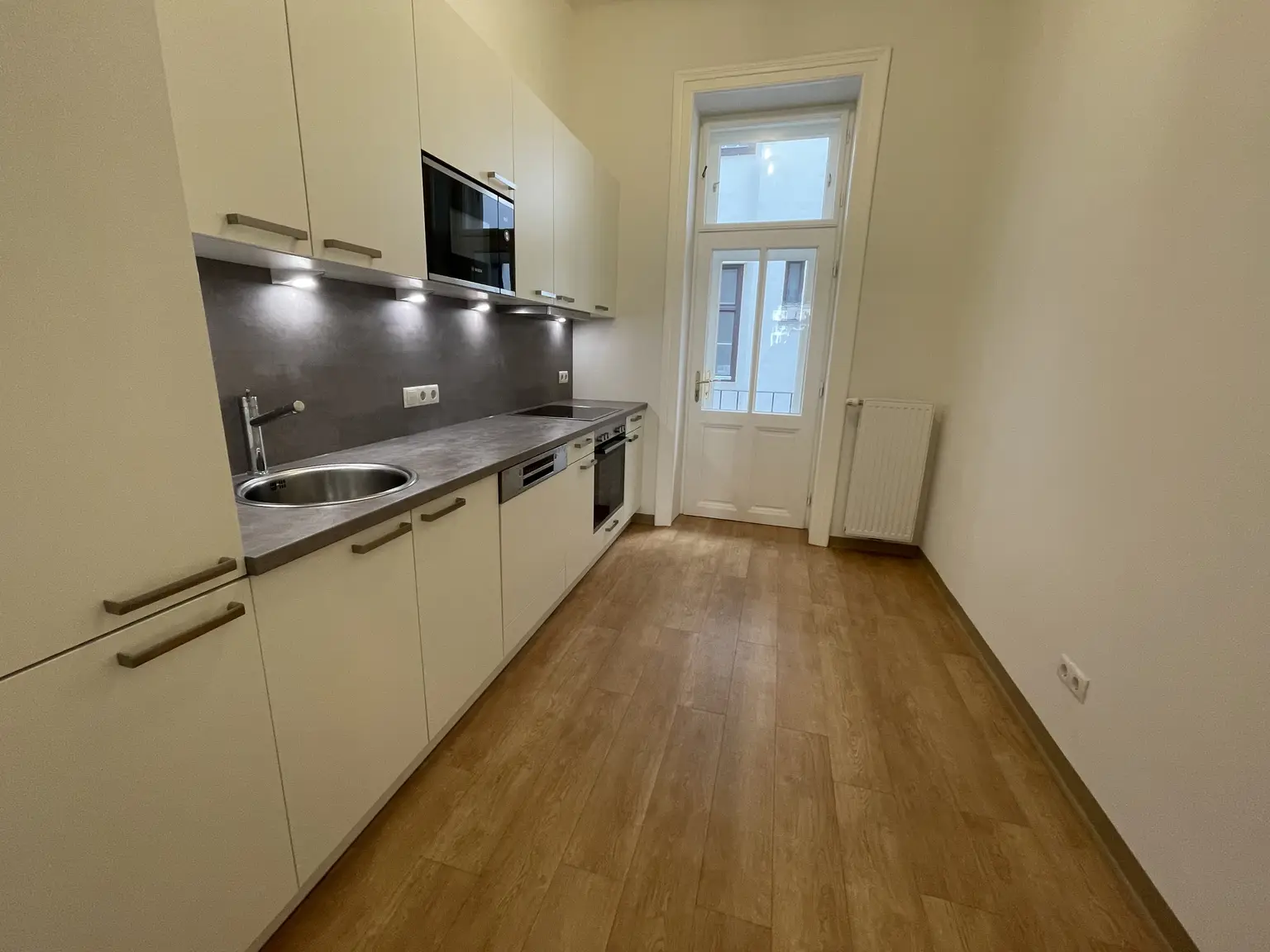 Charmante 4-Zimmer-Altbauwohnung in ruhiger Straße nahe Belvedere