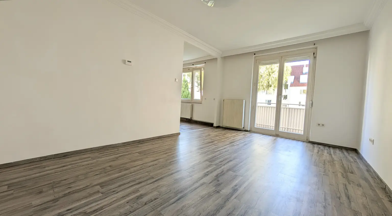 Nette Single-Garconniere mit Balkon in ruhiger und zentraler Grünlage am Rahthauspark Mauer !