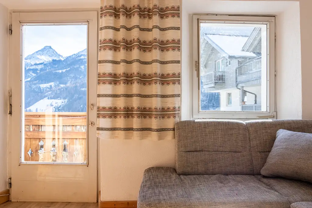 MIETE -  Helle 2 Zimmerwohnung mit Balkon inkl. Betriebskosten - in Virgen