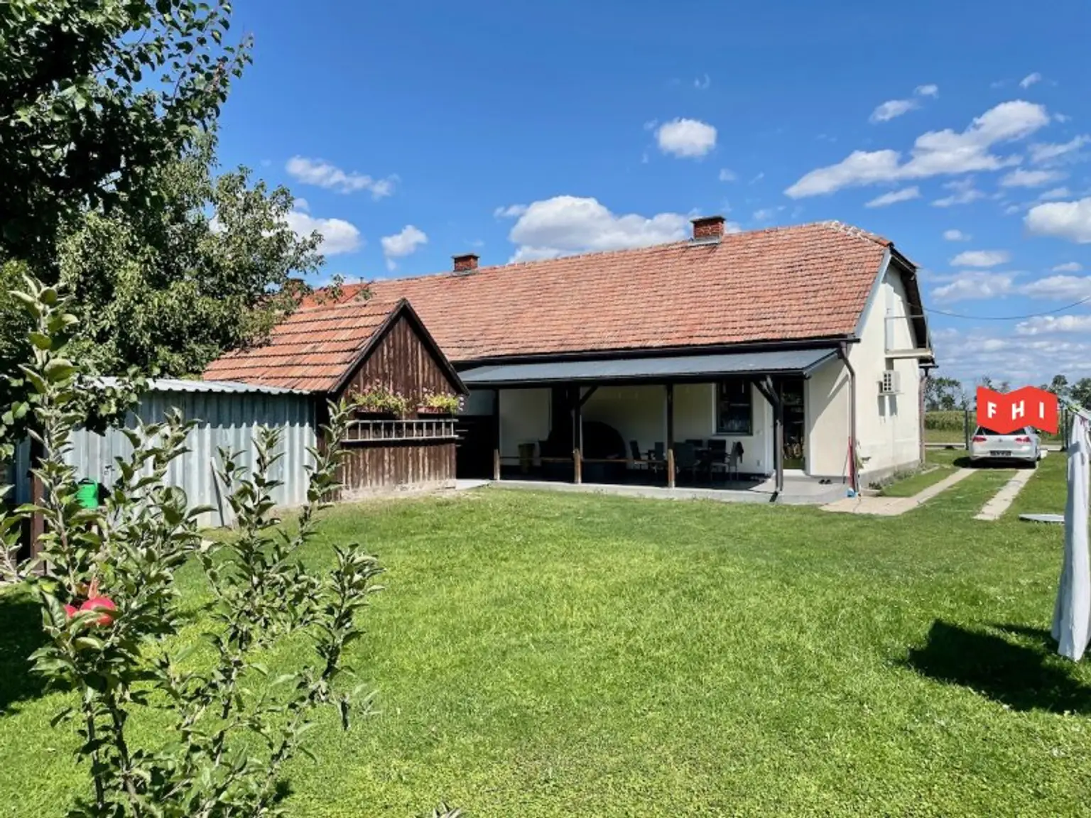 Renoviertes 3 Zimmer Einfamilienhaus mit Überdachter Terrasse, 2 Autoabstellplätzen & Klimaanlage Nähe Stadtgrenze Wien/Groß Enzersdorf