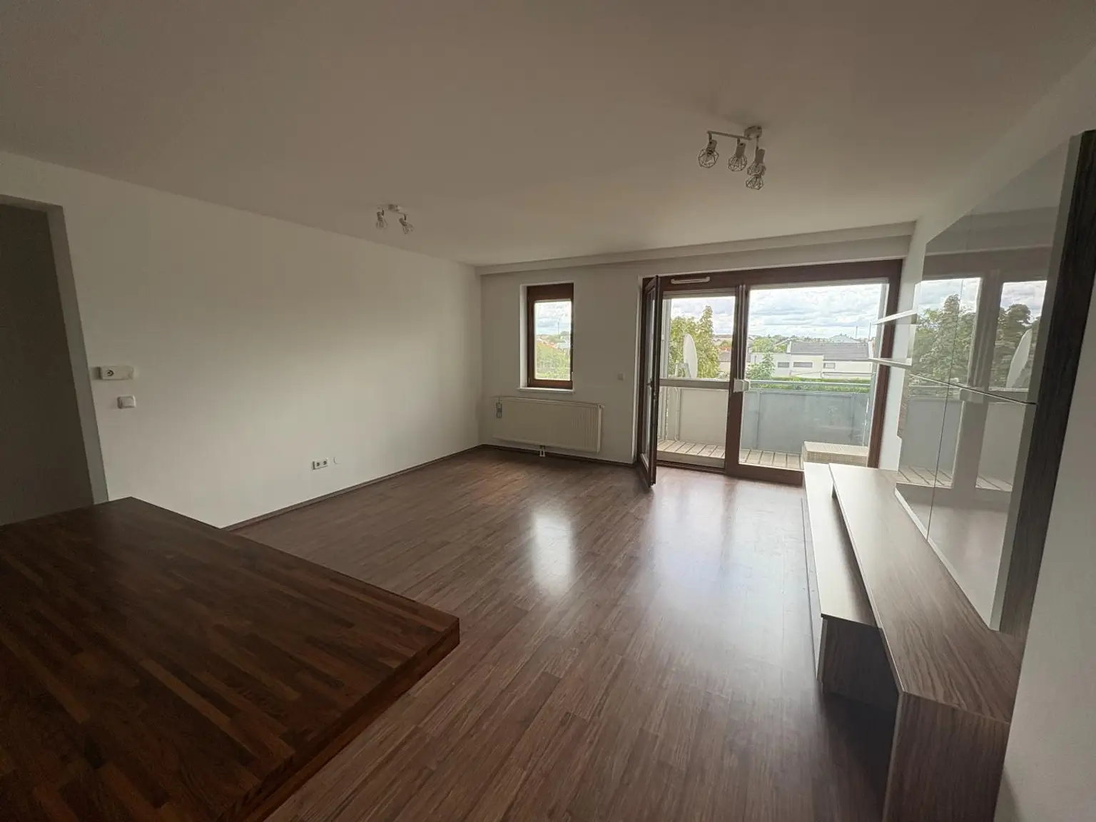 Geräumige 3-Zimmer Wohnung mit Loggia in zentraler Lage