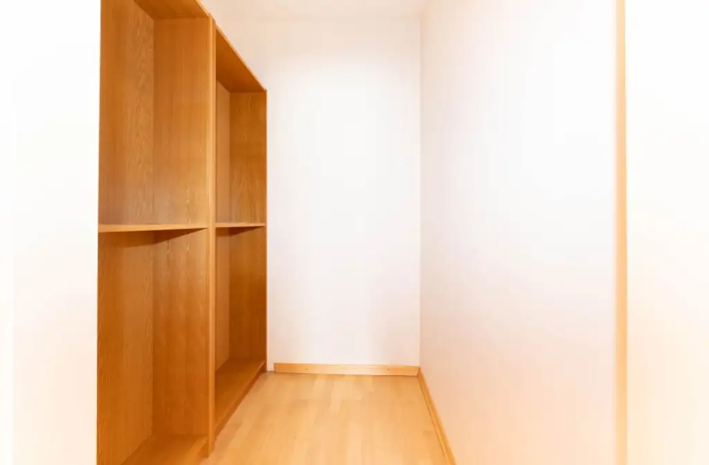Lichtdurchflutete 2-Zimmer-Wohnung mit Potenzial in ruhiger Stadtlage