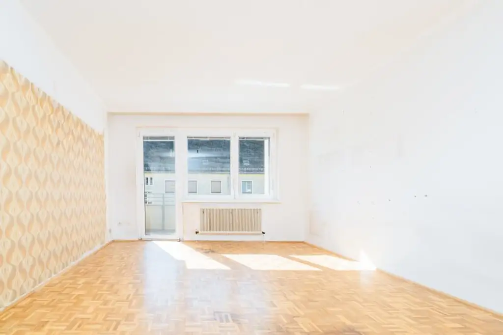 GEIDORF I UNSANIERTER WOHNJUWEL I RUHIGE LAGE MIT GRÜNBLICK I HOHE RÄUME I ALTBAUCHARME MIT PARKETT I BAD MIT  BADEWANNE I PROJEKT WOHNEN