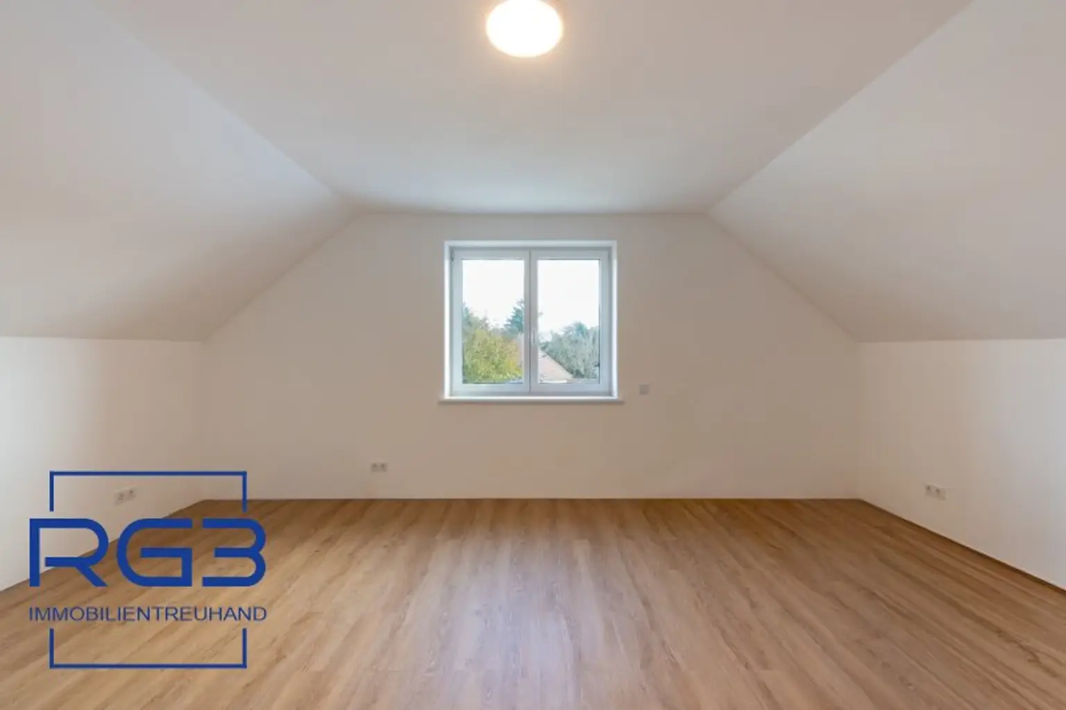 Großes Einfamilienhaus mit großem Garten # Provisionsfrei