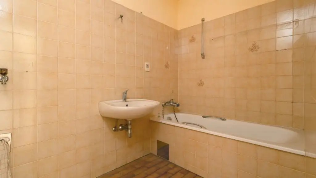 Renovierungsbedürftige 3-Zimmer-Wohnung mit Loggia in Leopoldsdorf – Ihr neues Zuhause!