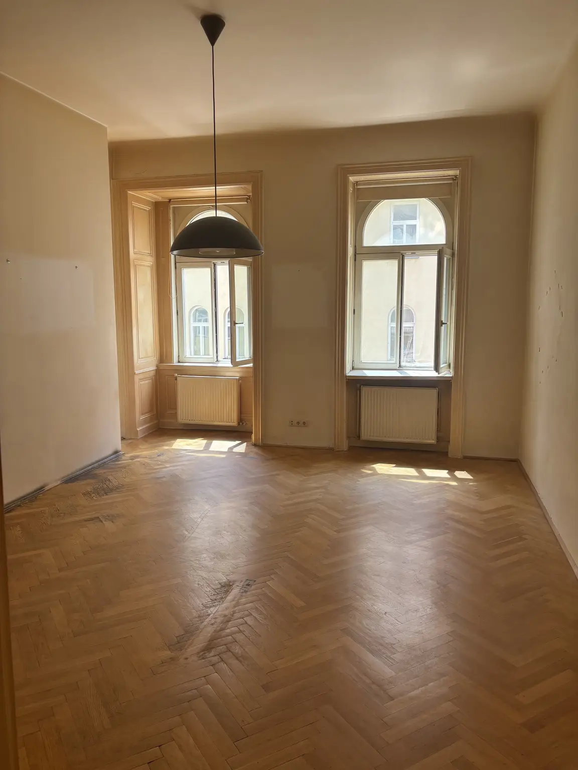 Sonniges Altbauarpartment ca.60 m² in Toplage 1090 Wien !