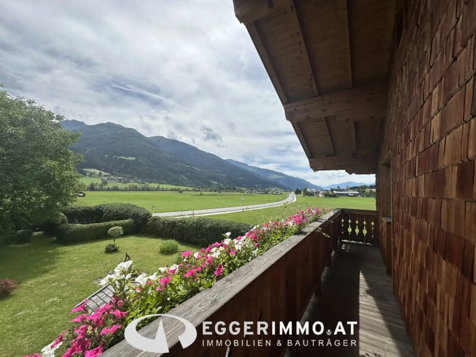 Well-maintained single-family home with great potential in Niedernsill / Steindorf for sale