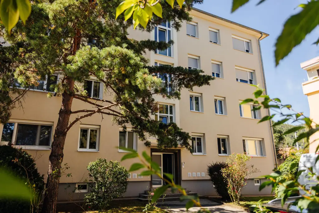 8020 Eggenberg - Eine gepflegte, renovierte , 2 Zimmer-Wohnung mit sonniger Loggia!