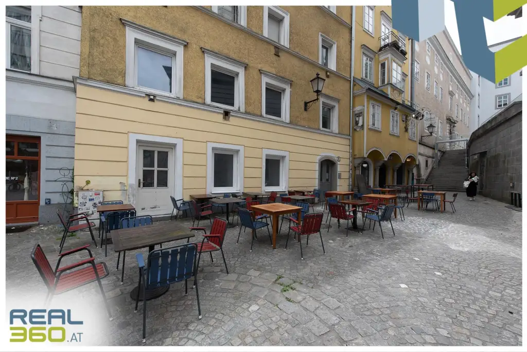 Sehr gut gelegenen Gastronomiefläche mit Gastgarten zum sofortigen Start zu vermieten!