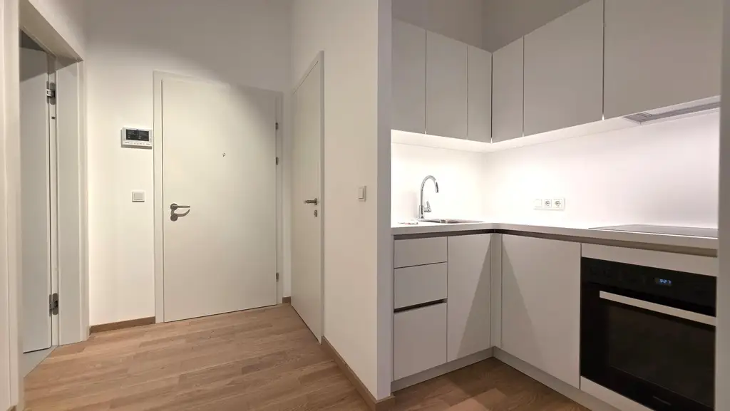 DC-FLATS: High-End-Apartment next UNO-City!! ERSTBEZUG!!