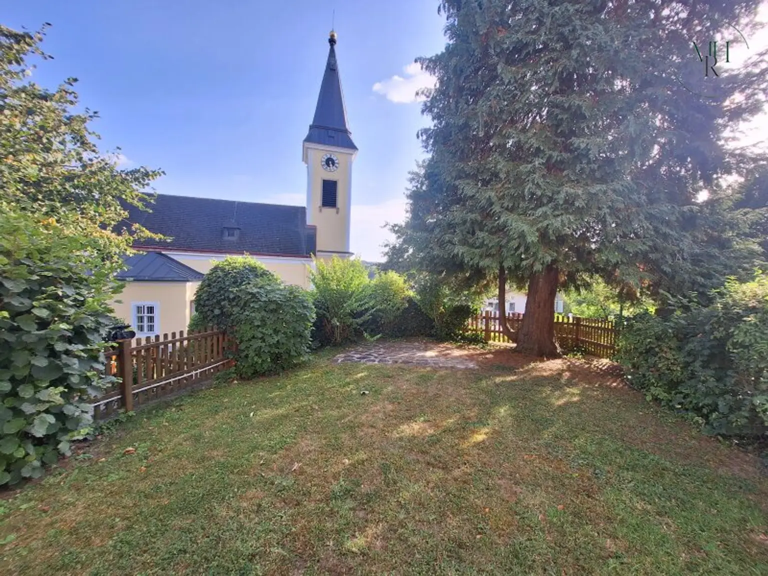 Außergewöhnliches Anwesen vor den Toren Wiens mit enormem Potential