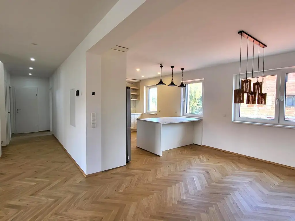 "NEUER PREIS!"  GEWERBE UND WOHNLIEGENSCHAFT MIT VARIABLER -NUTZUNG IM BEZIRK BADEN