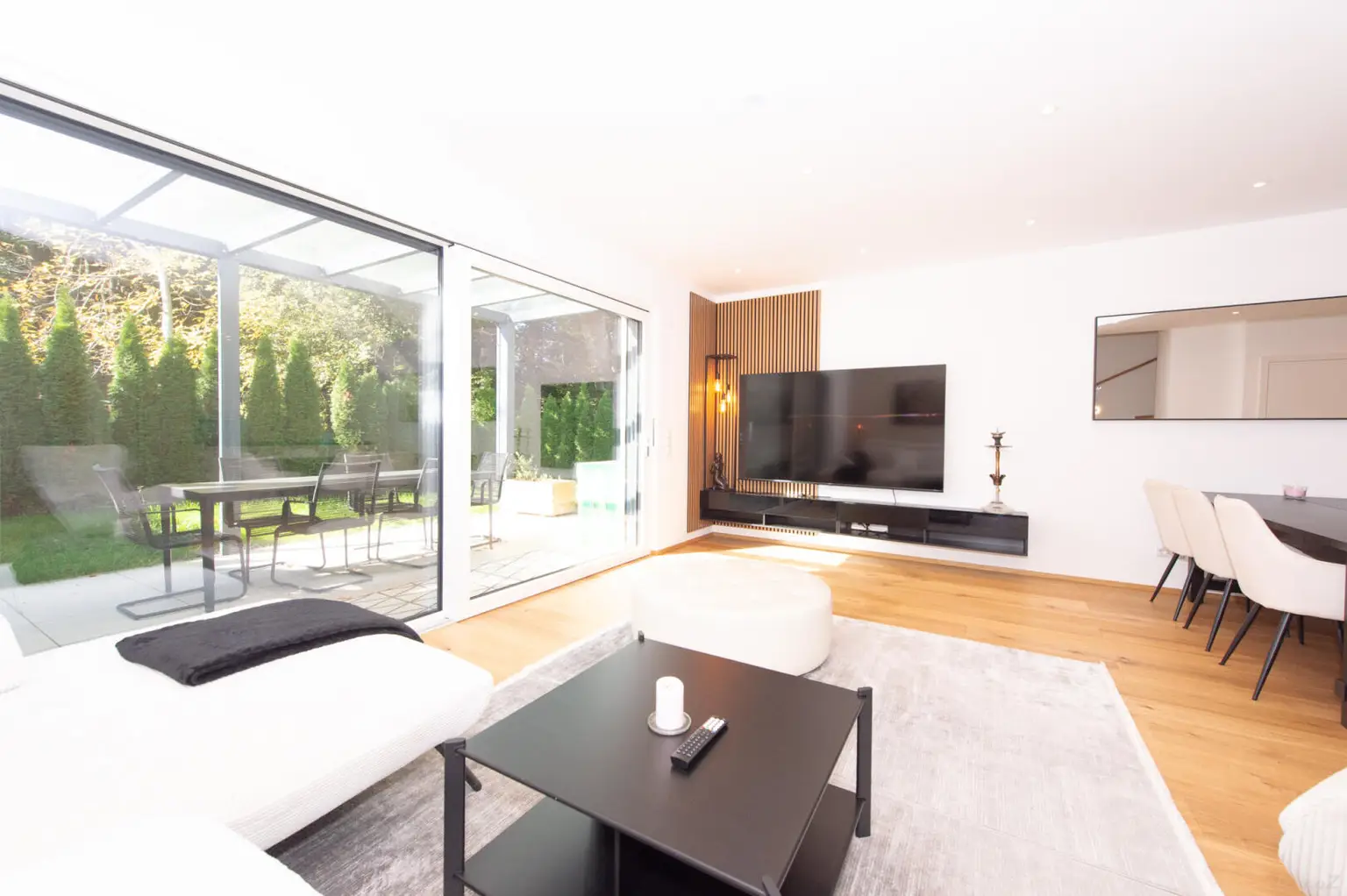 Stylisches Zuhause in Hart bei Graz – modern, bezugsbereit & neuwertig vollmöbliert