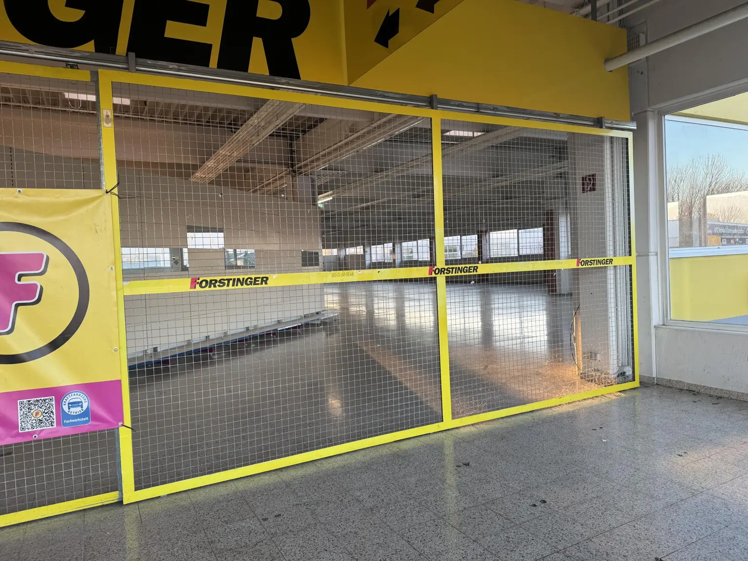 Hochfrequentierte Gewerbeimmobilie-ehemalige Forstinger-Filiale in Top-Lage