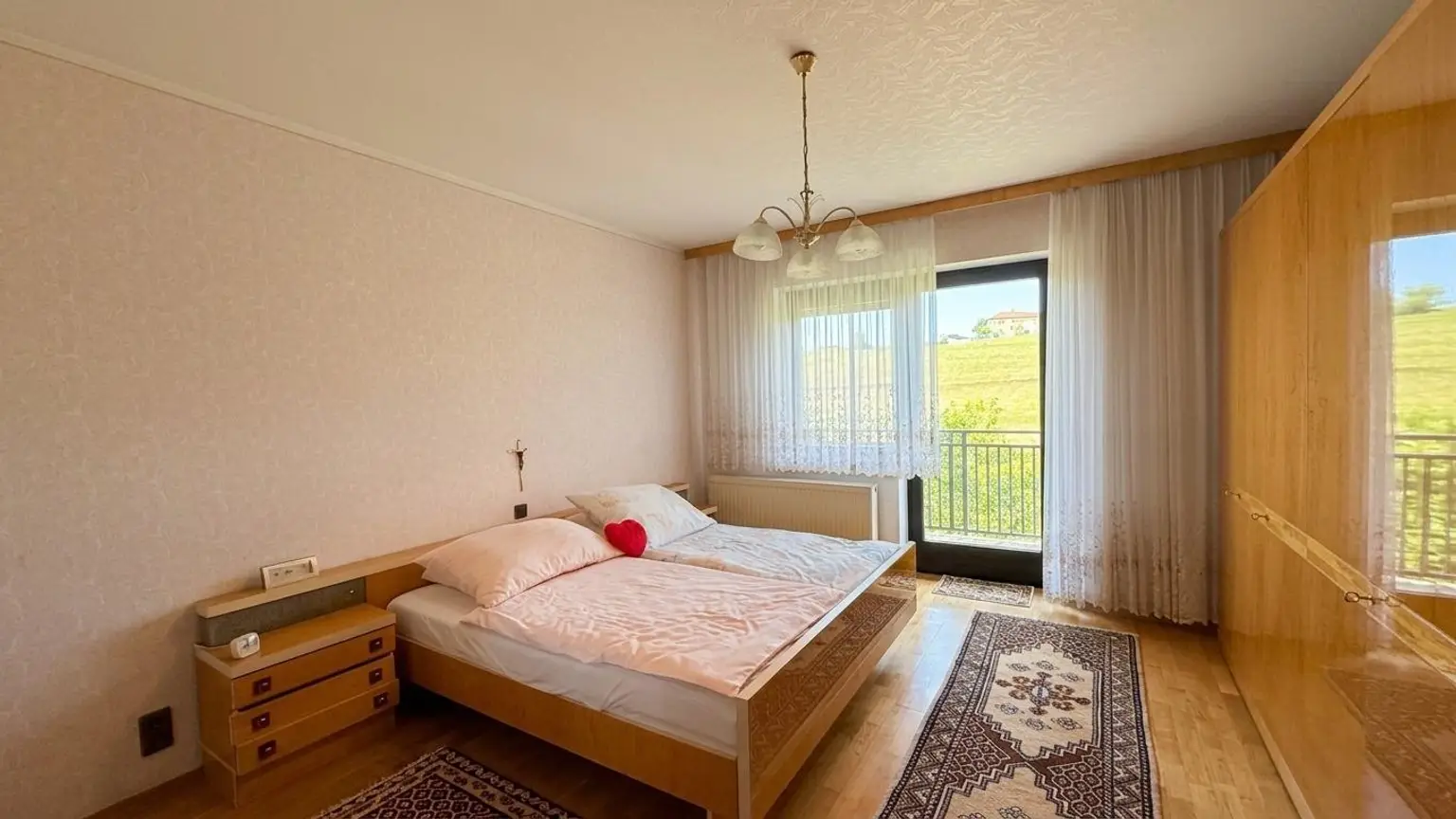 Schlafzimmer mit Balkon