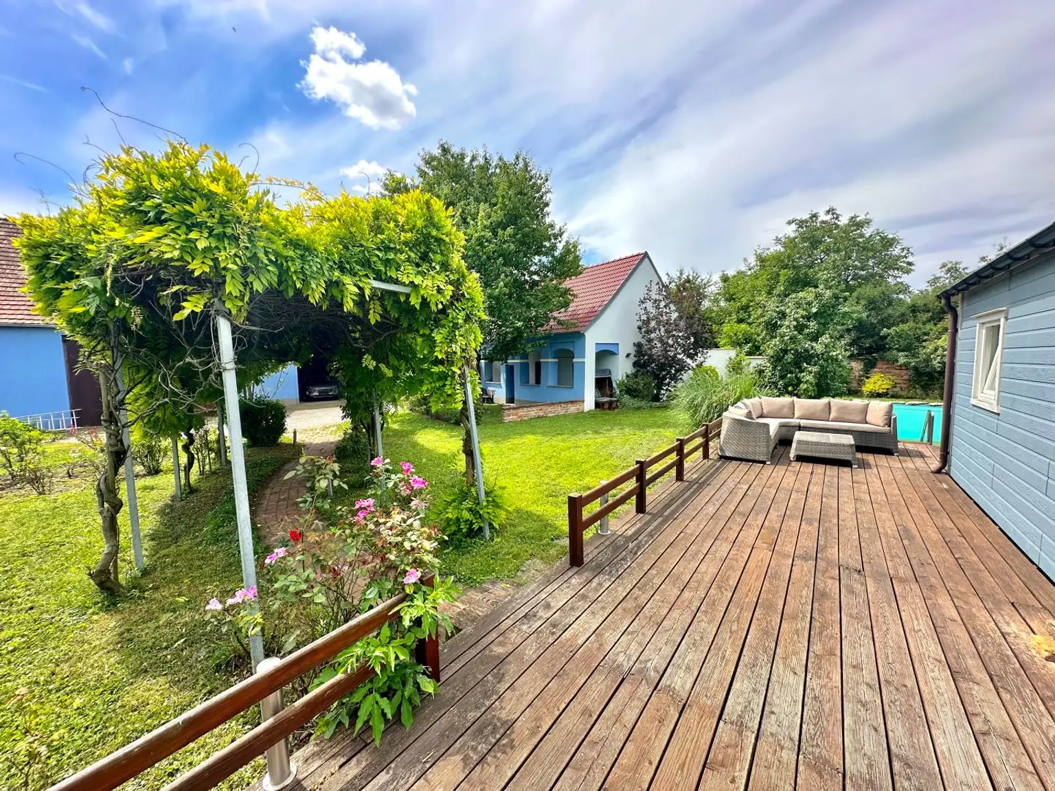 Exklusives Landhaus: Historie, Wellness & kristallklarer Salzwasser-Naturpool